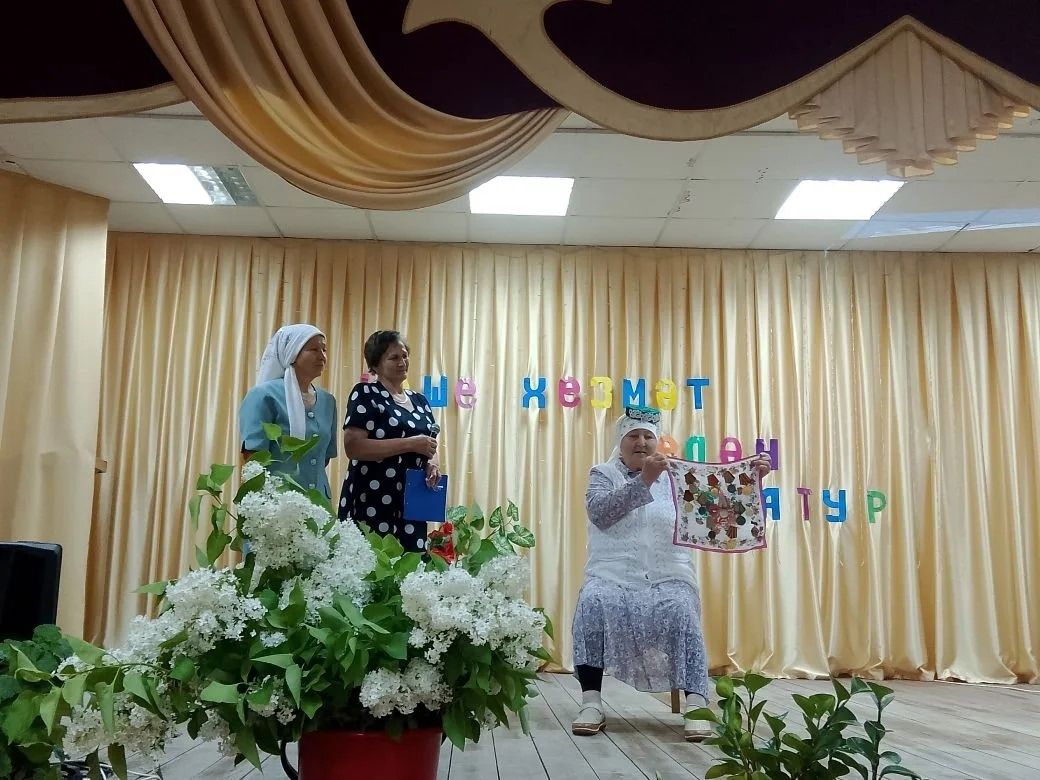 Чистай районы Яуширмә авылында үзләренең хезмәте белән дан тоткан хезмәт ияләренә багышланган чара узды