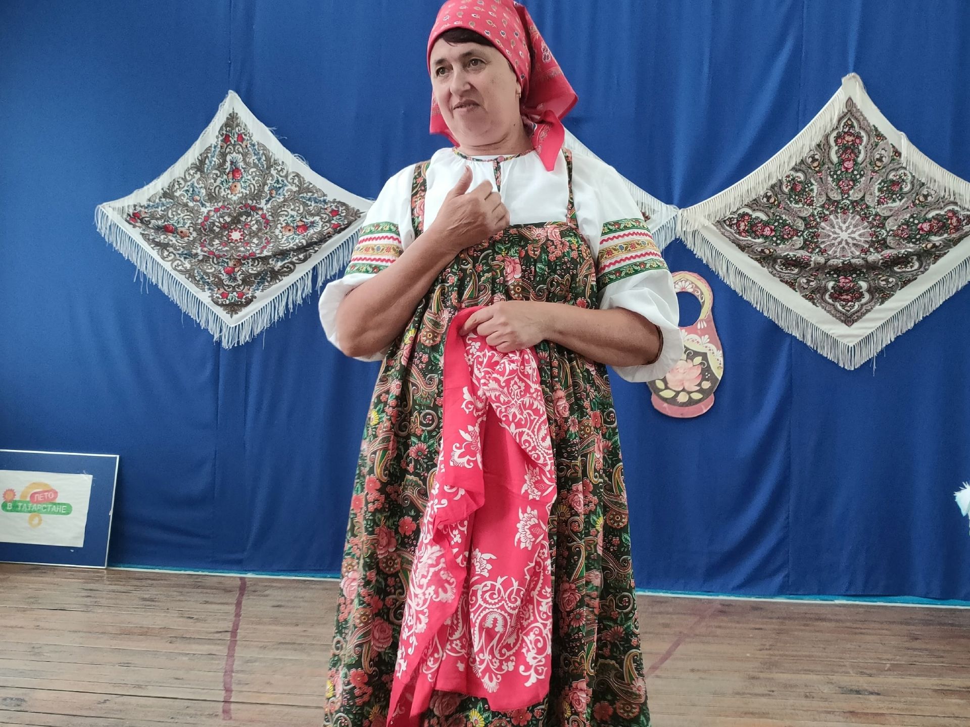 В селе Чистопольского района День фольклора отметили праздником «Волшебный мир платков»