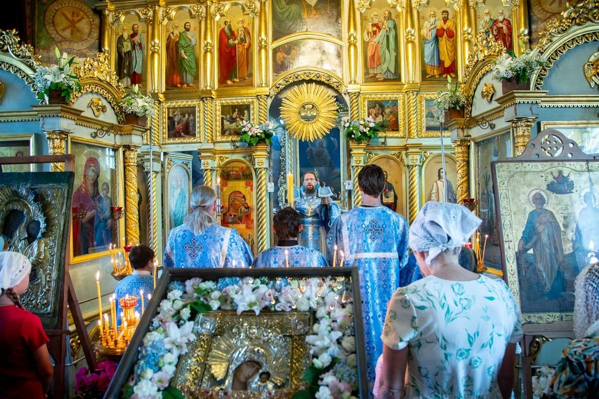В Казанском храме Чистополя торжественно отметили престольный праздник
