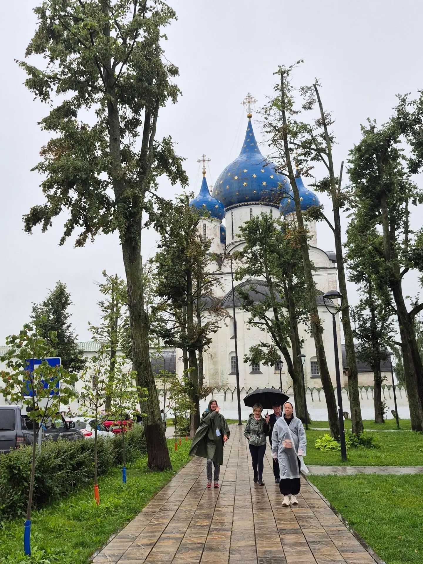 Чистопольские паломники прикоснулись к святыням Владимирской митрополии