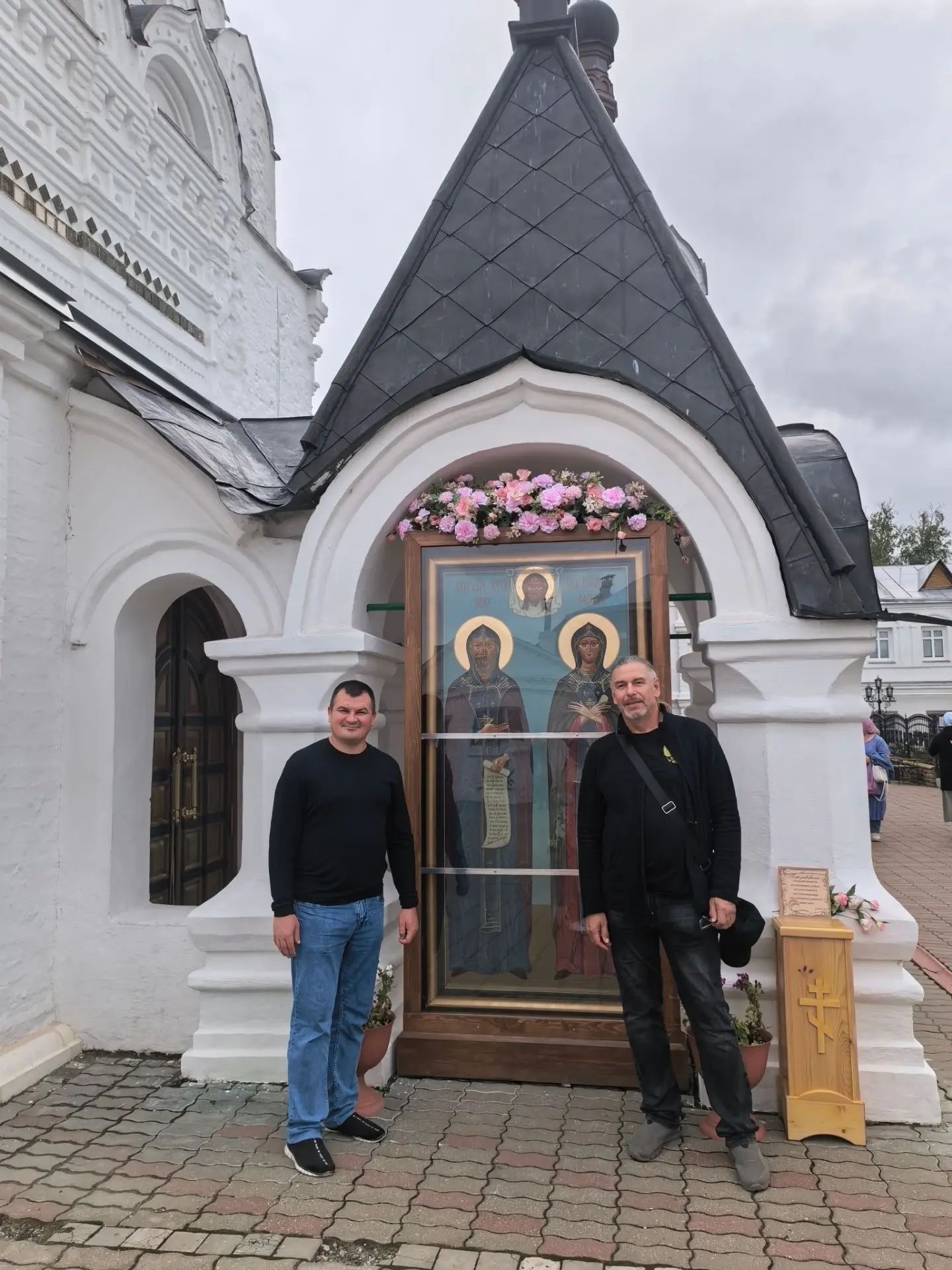 Чистопольские паломники прикоснулись к святыням Владимирской митрополии