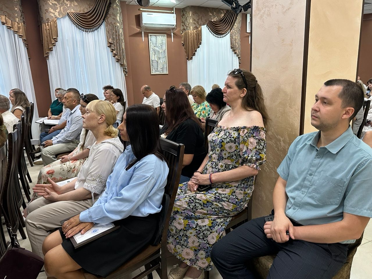 Дмитрий Иванов поручил обеспечить досуг сельчан на хорошем уровне