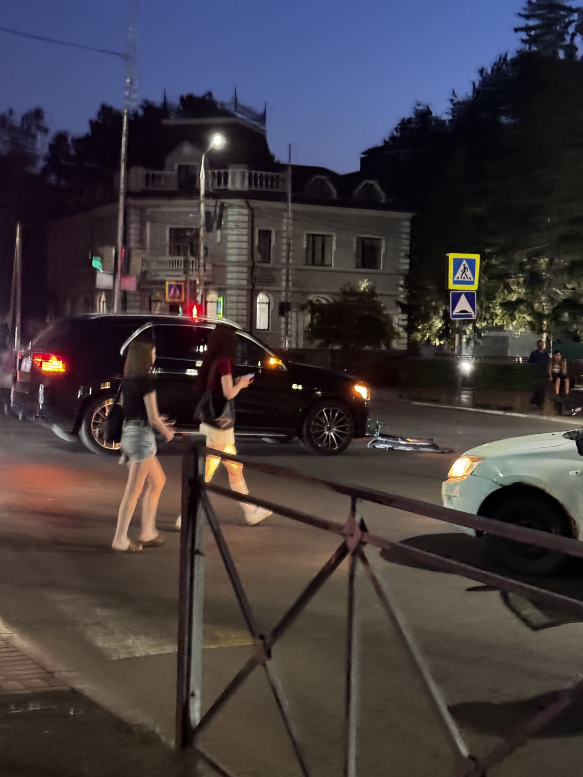В Чистополе столкнулись «Лада Гранта» и Mercedes