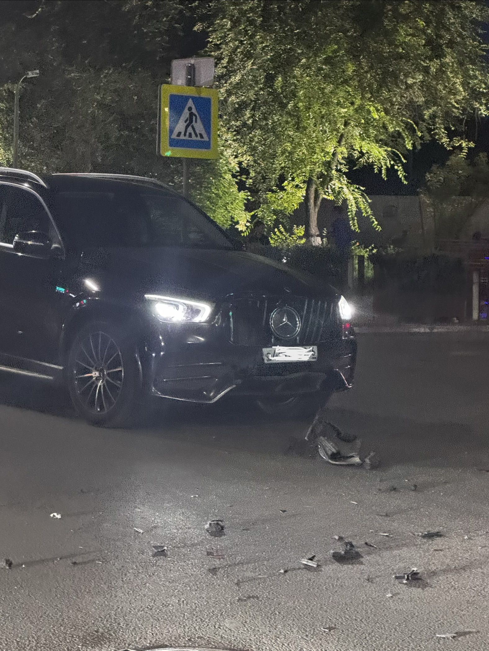 В Чистополе столкнулись «Лада Гранта» и Mercedes