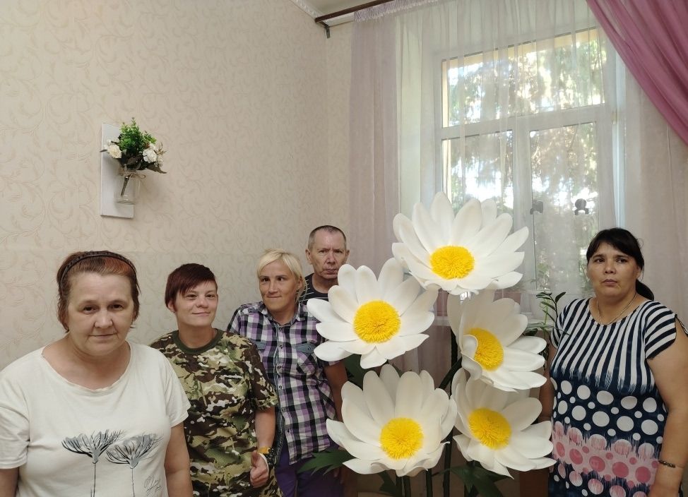В чистопольском доме-интернате прошёл мастер-класс по созданию ромашек