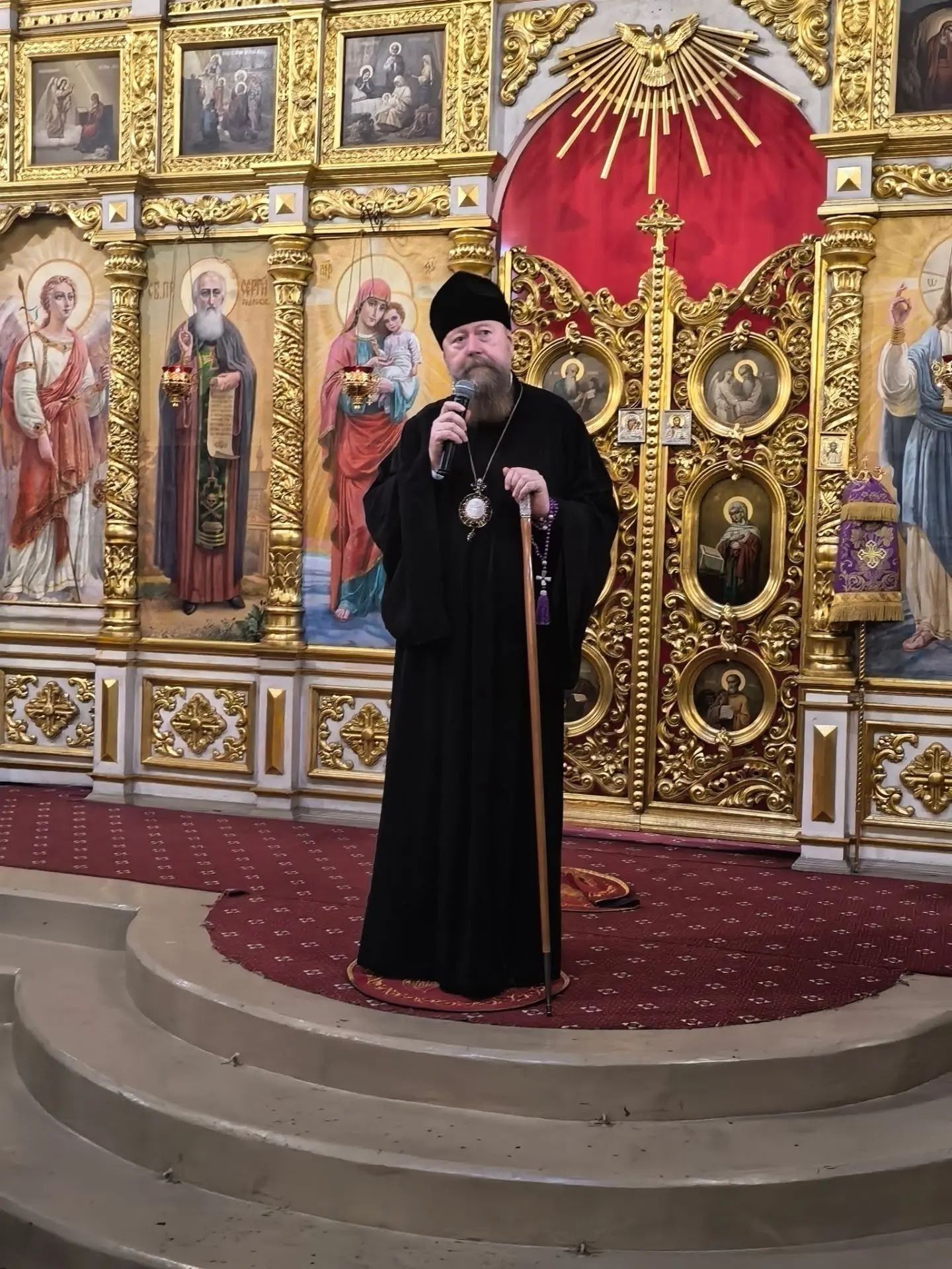 Епископ Филарет совершил вечернее богослужение в Свято-Никольском соборе в канун праздника Креста