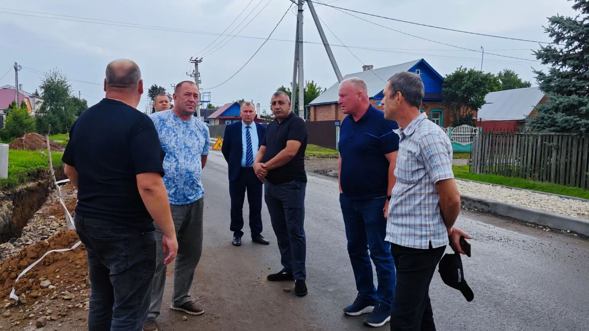 На улице Хмельницкого в Чистополе идёт капитальный ремонт дороги и прокладка водопровода