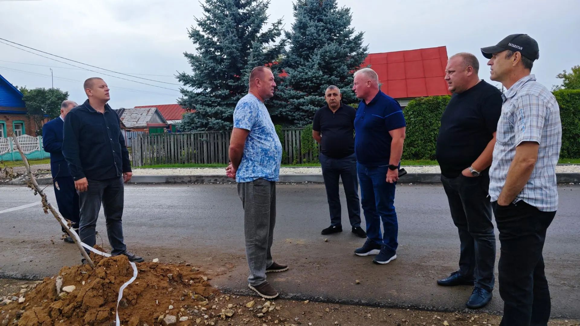 На улице Хмельницкого в Чистополе идёт капитальный ремонт дороги и прокладка водопровода