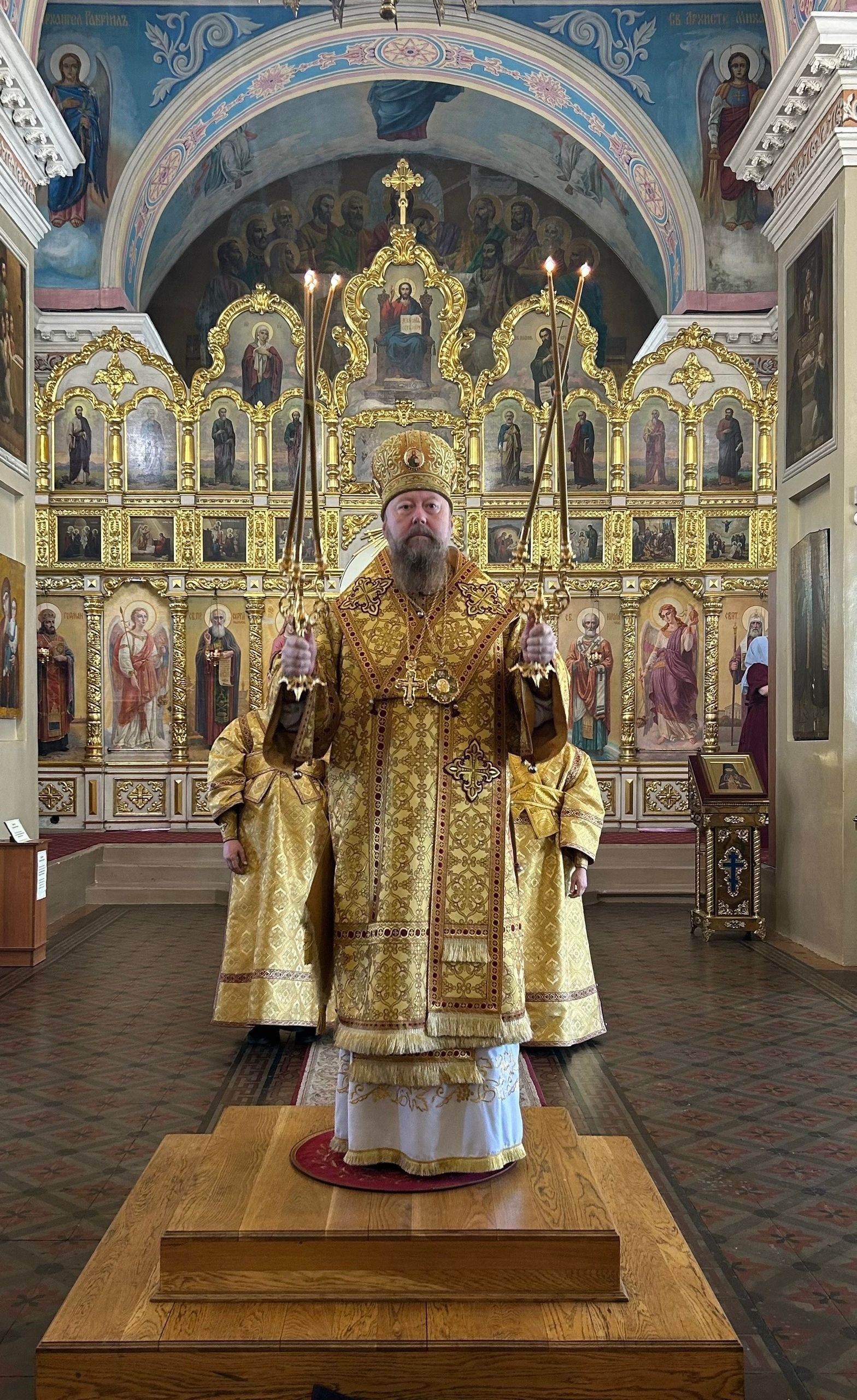 С Днём Татарстана и началом учебного года: епископ Филарет обратился к верующим