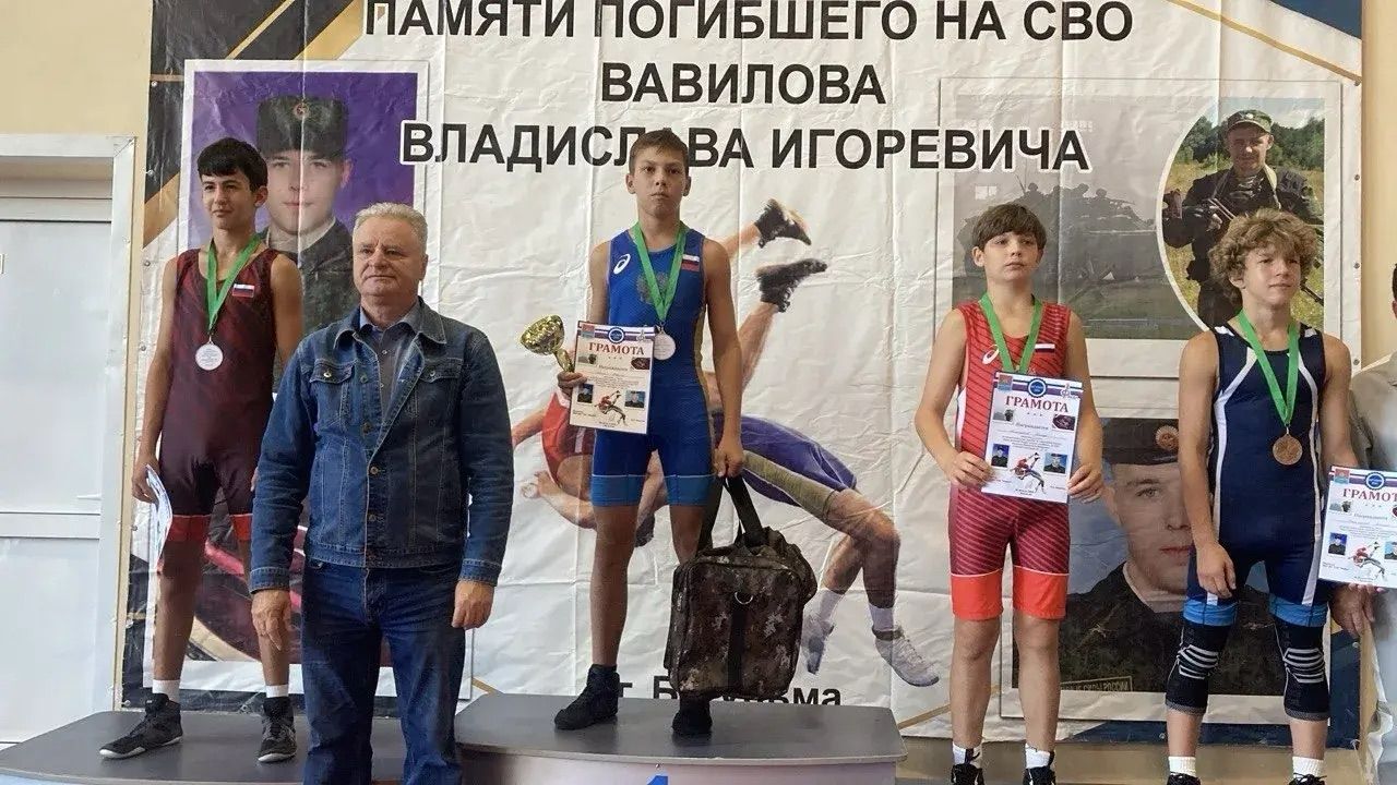 «Батыр» подтверждает статус: чистопольские борцы взяли медали на отборе в сборную