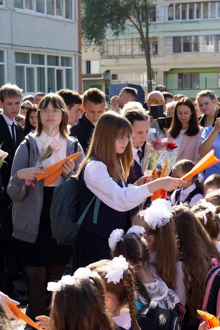 В чистопольской гимназии № 3 прошла торжественная линейка, посвященная Дню знаний