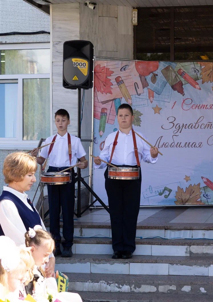 В чистопольской гимназии № 3 прошла торжественная линейка, посвященная Дню знаний