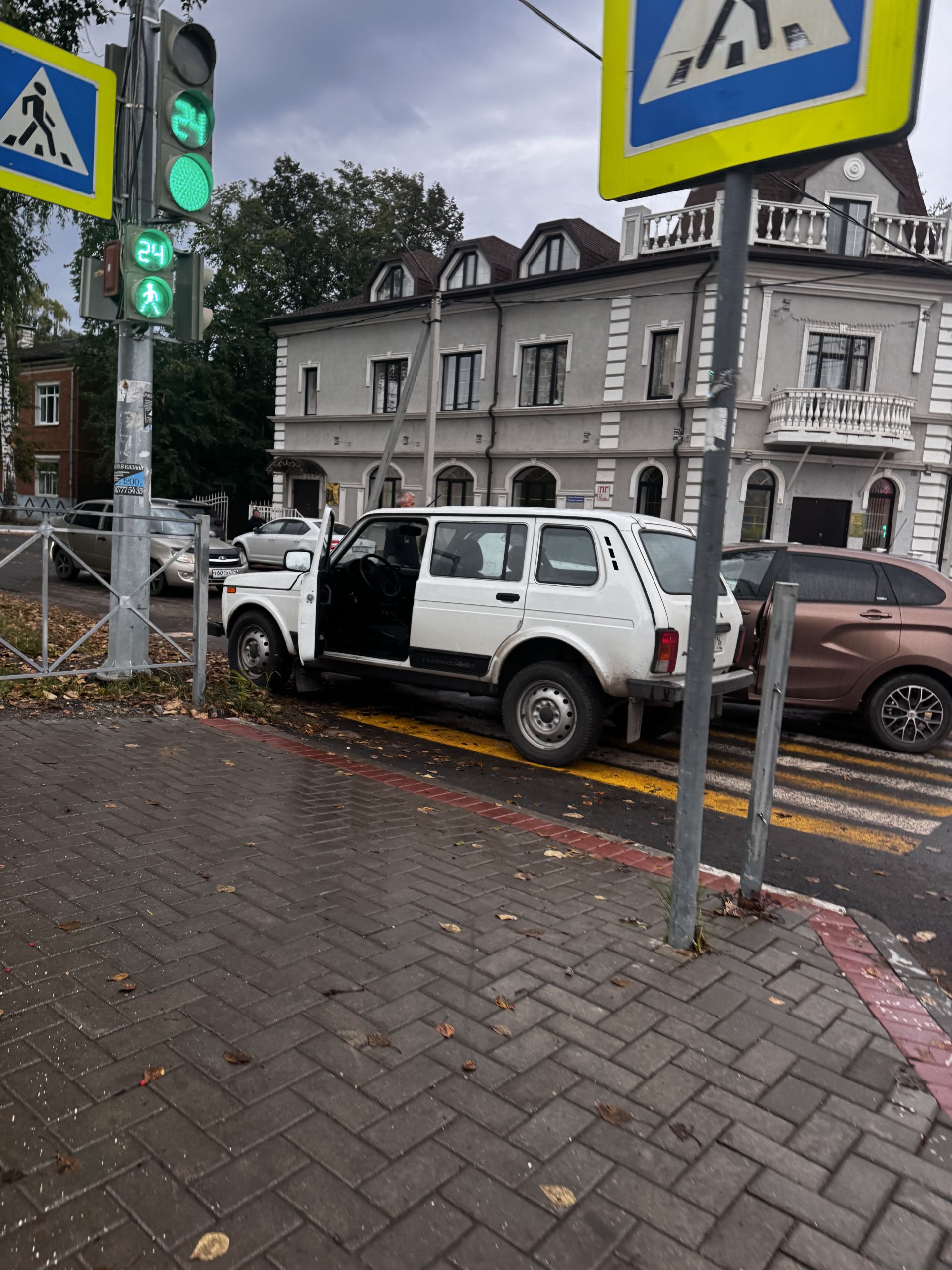 В центре Чистополя произошли две аварии с участием отечественных автомобилей