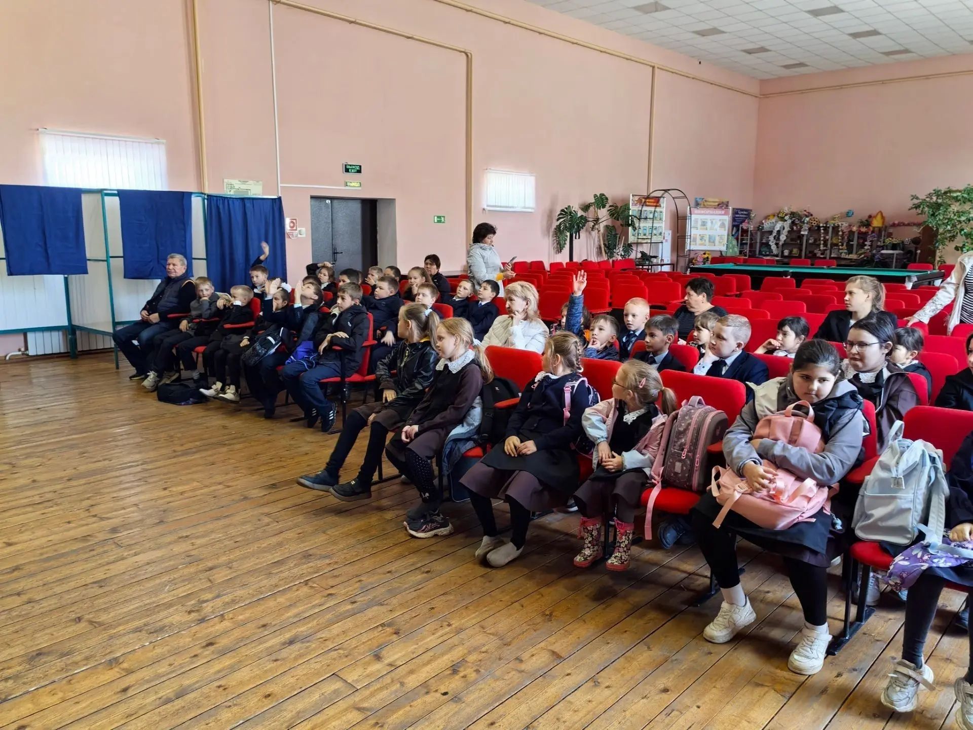 Юные жители села Чистопольского района повторили правила дорожного движения