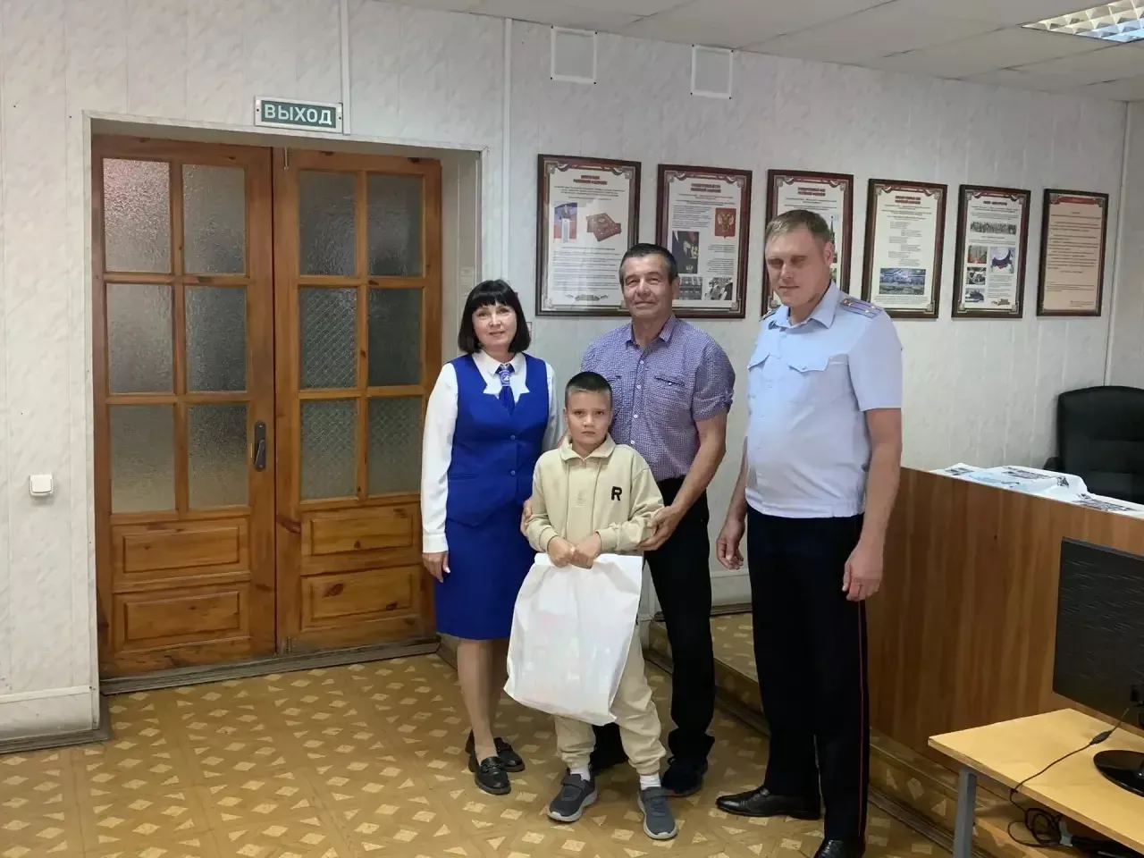 Чистопольские первоклассники получили напутствия от полицейских и общественников
