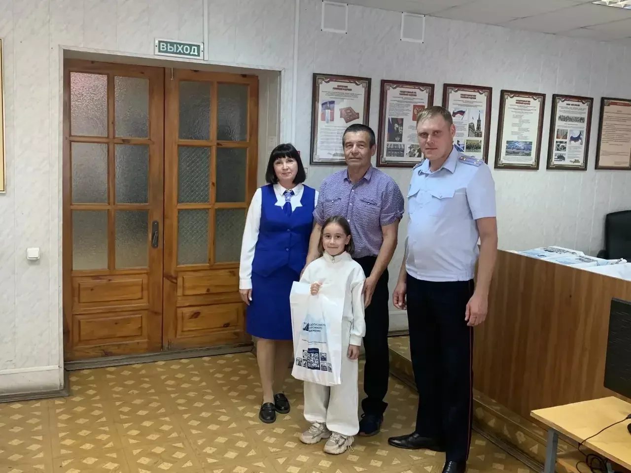 Чистопольские первоклассники получили напутствия от полицейских и общественников