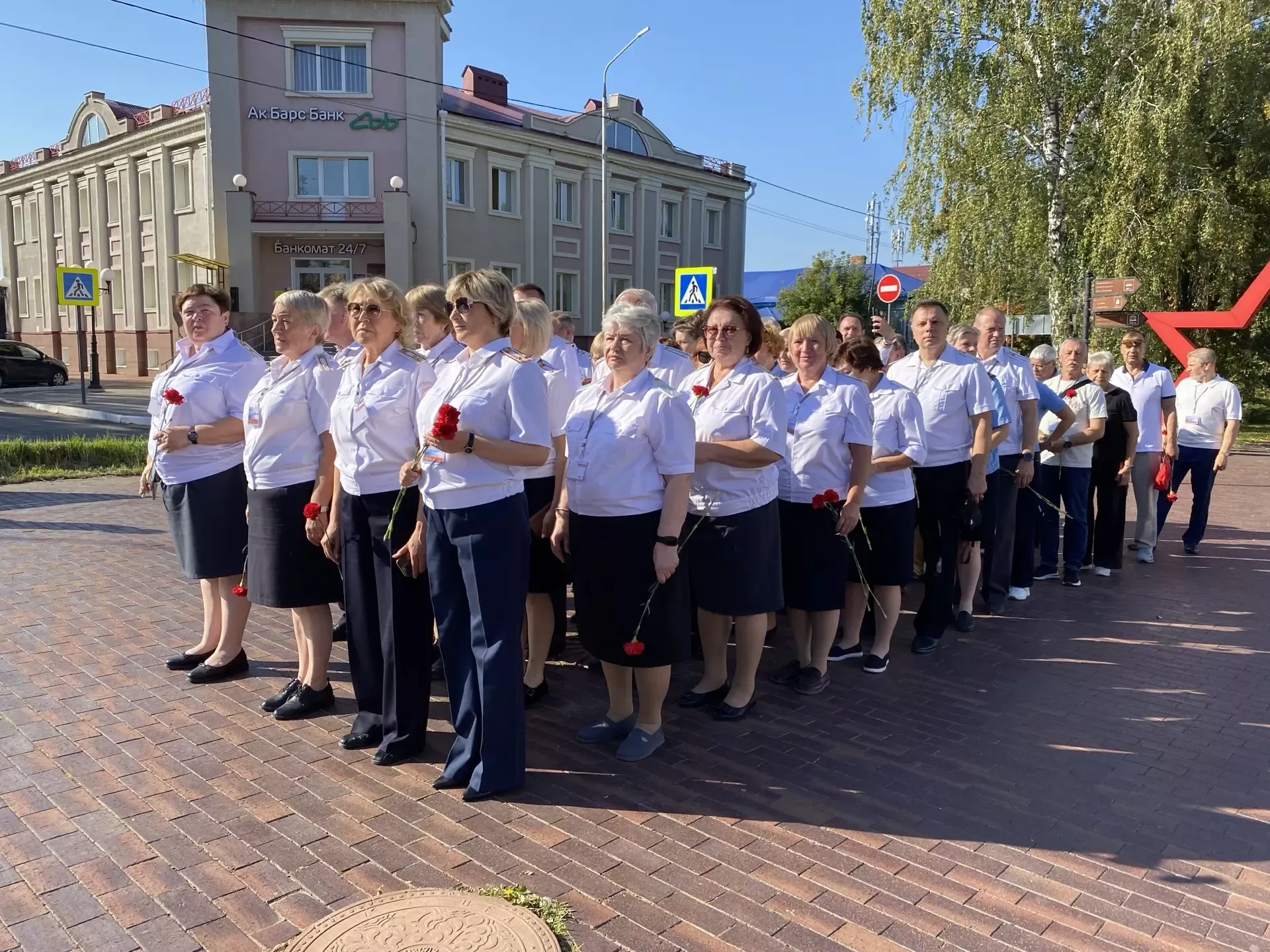 Делегацию ветеранов МВД из Свердловской области приветствовали в Чистополе