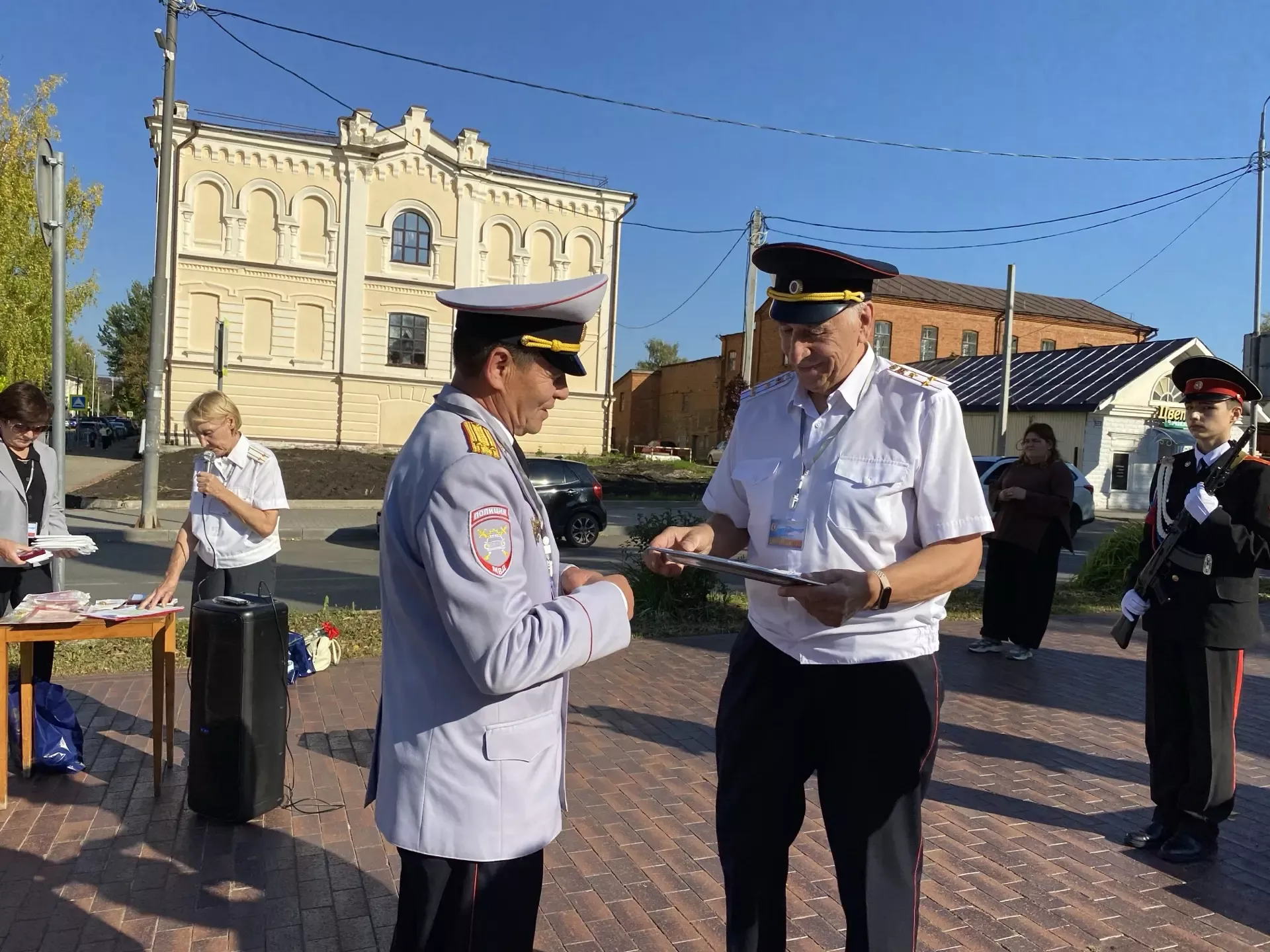 Делегацию ветеранов МВД из Свердловской области приветствовали в Чистополе