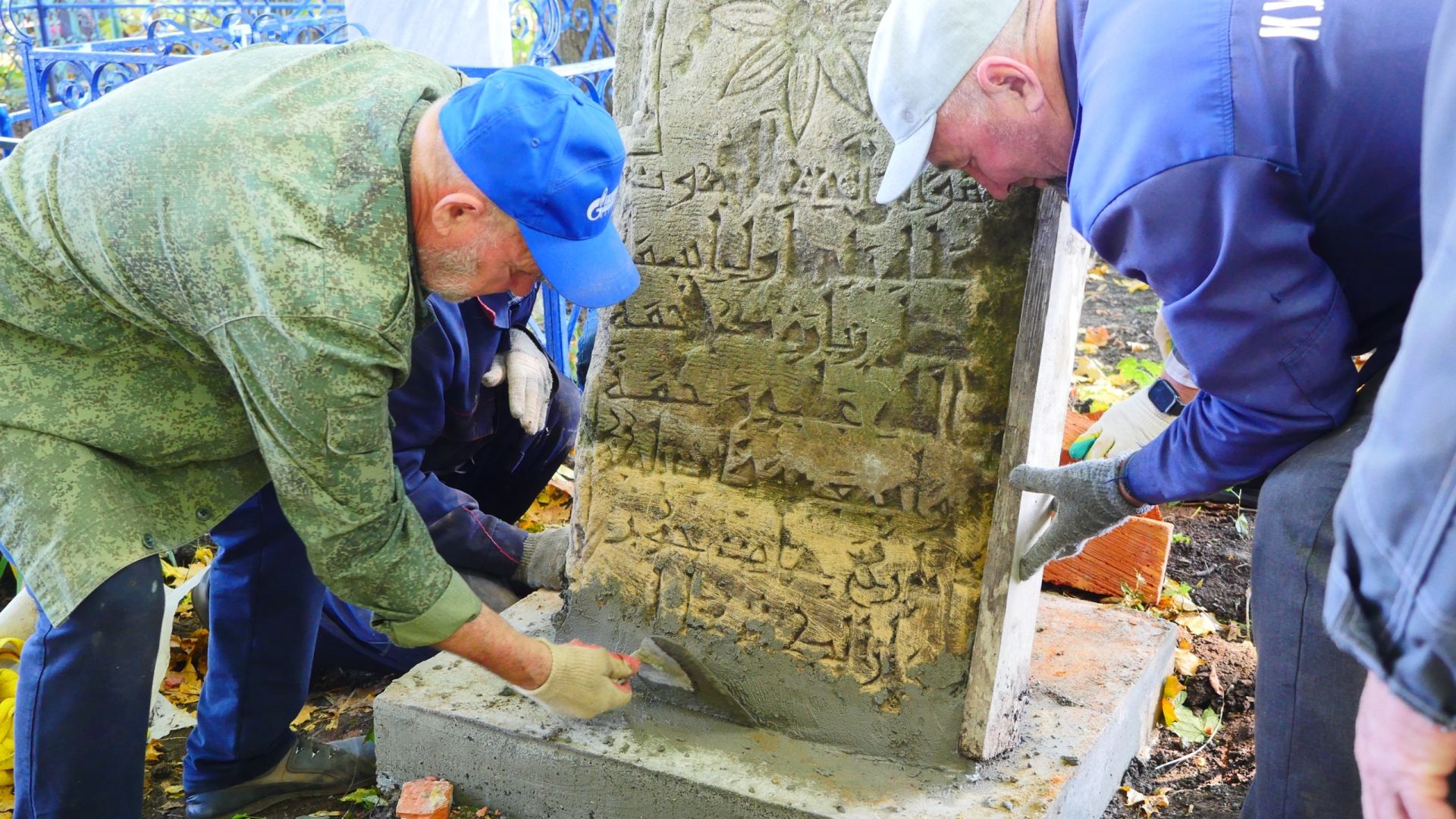 В Чистополе продолжают спасать исторические надгробия Булгарского периода