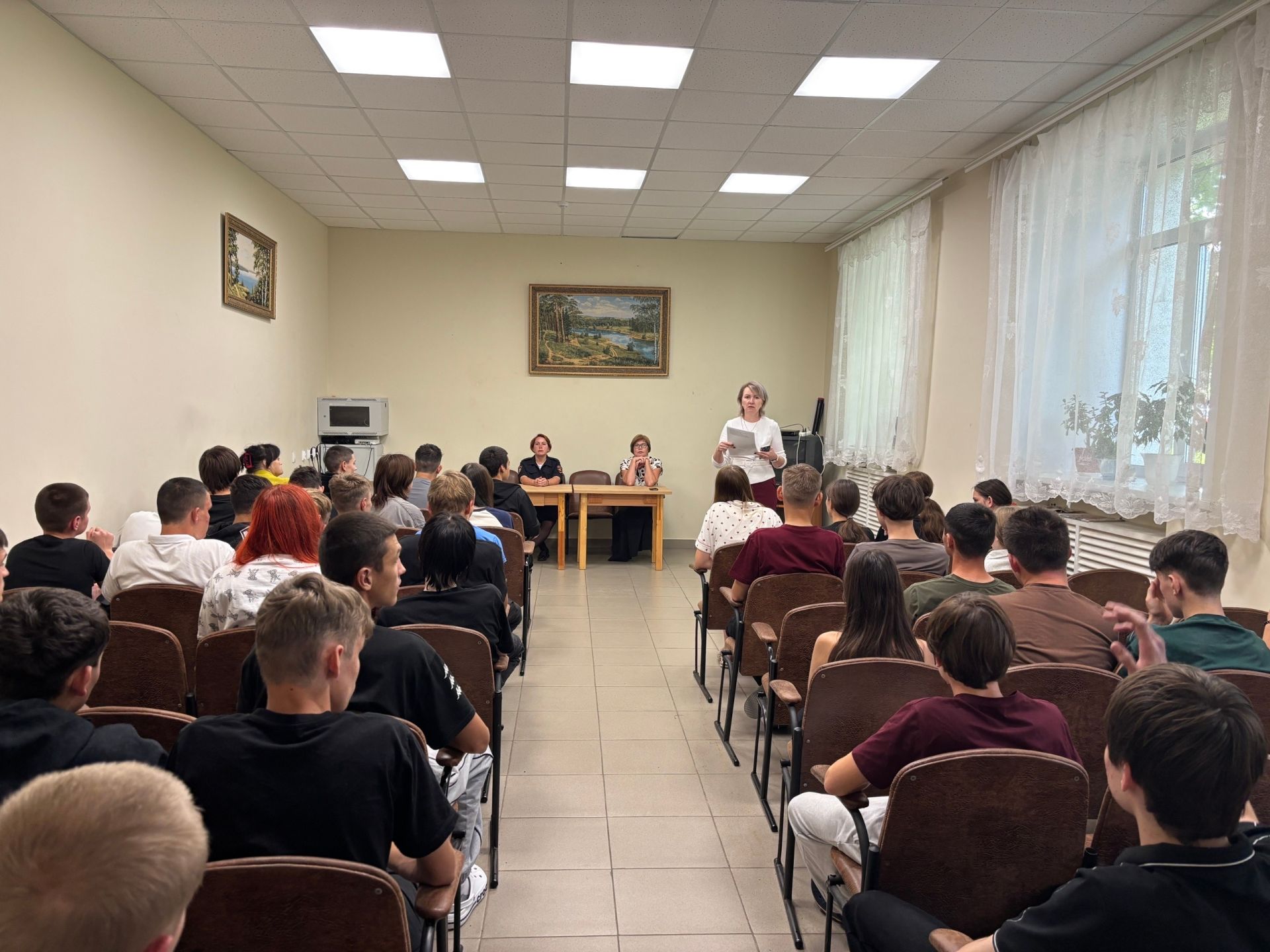 Встреча студентов с правоохранителями состоялась в Чистополе