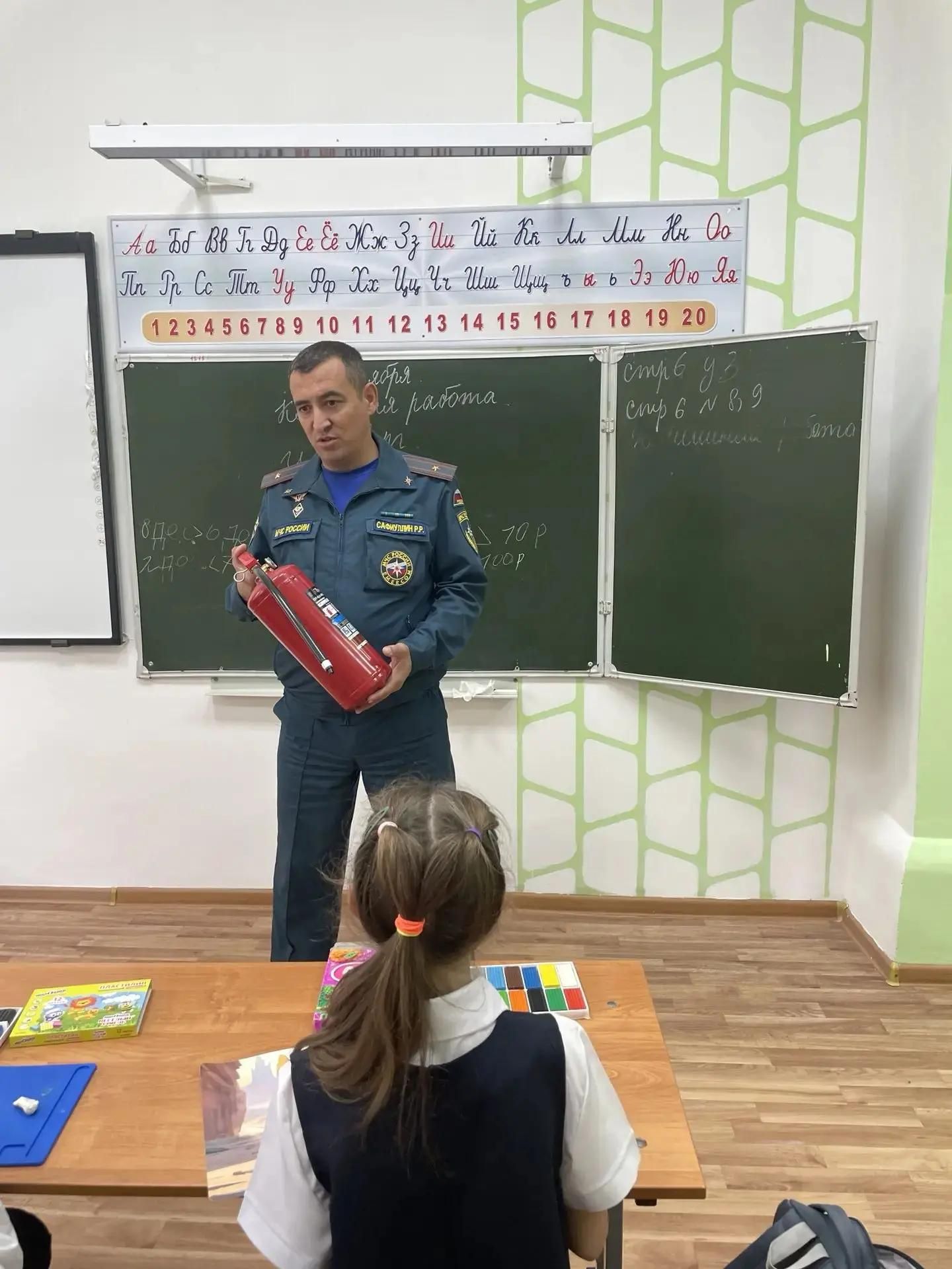 В школах Чистополя прошли уроки пожарной безопасности