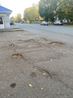 Жители Чистополя ждут ямочный ремонт на аварийном перекрёстке