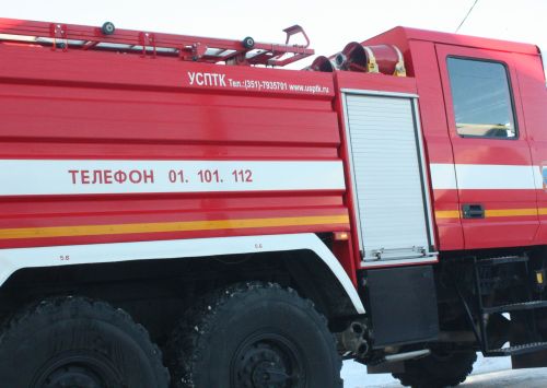 В Челнах горит старое кладбище