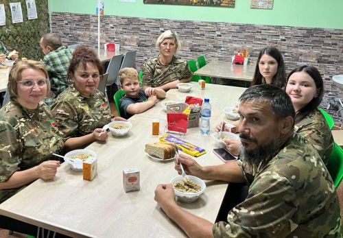 Чистопольские школьницы участвовали в концерте в прифронтовом госпитале для раненых бойцов СВО
