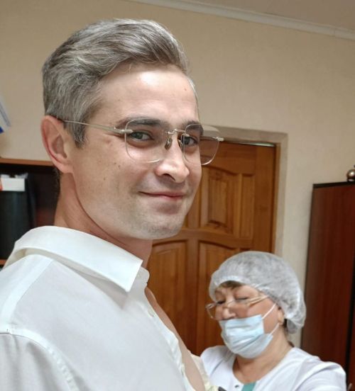 Главный врач Чистопольской ЦРБ Ильдар Ханифов сделал прививку от гриппа