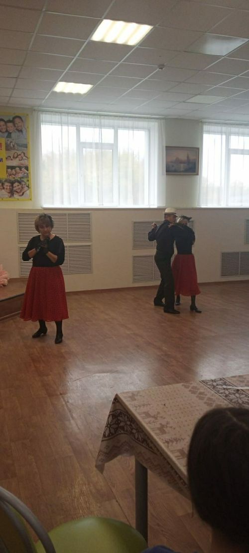 В Чистополе для детей детского дома провели занятие по вязанию
