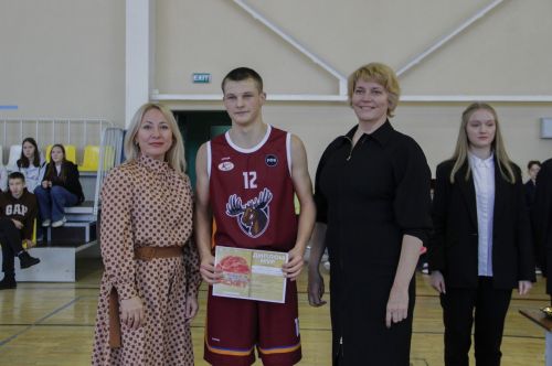В Чистополе прошел девизиональный этап школьной баскетбольной лиги