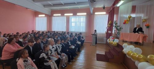 Якташ шагыйрәбез Каргалы гимназиясендә кунакта