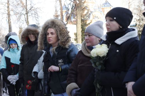 1нче мәктәп бинасында махсус хәрби операциядә һәлак булганнар истәлегенә мемориаль такталар ачылды