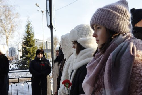 1нче мәктәп бинасында махсус хәрби операциядә һәлак булганнар истәлегенә мемориаль такталар ачылды