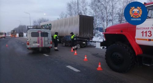 В Высокогорском районе легковушка влетела в «КамАЗ»