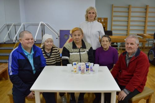 Подопечные чистопольского дома-интерната осваивают фейсфитнес