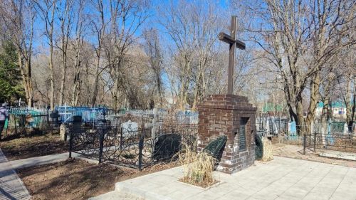 На чистопольском кладбище прошел общегородской субботник