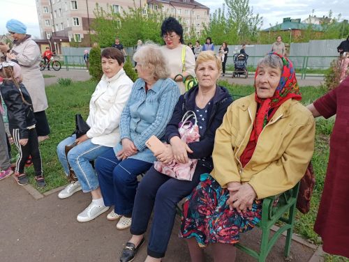 «Песни войны, песни Победы»: чистопольские артисты дали концерт под открытым небом