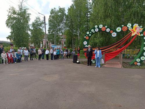 «Песни войны, песни Победы»: чистопольские артисты дали концерт под открытым небом