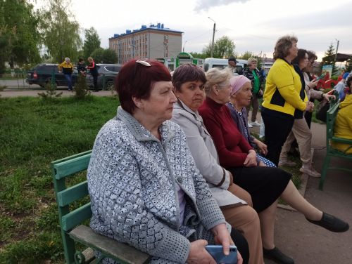 «Песни войны, песни Победы»: чистопольские артисты дали концерт под открытым небом