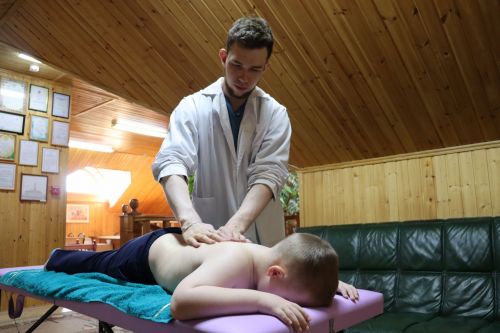 В Чистополе дипломированный специалист бесплатно делает массаж детям с ограниченными возможностями