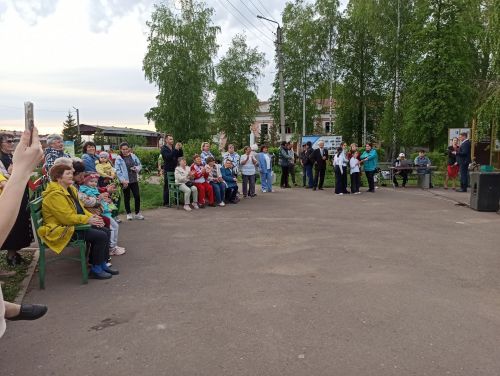 «Песни войны, песни Победы»: чистопольские артисты дали концерт под открытым небом