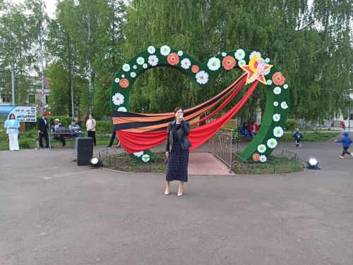 «Песни войны, песни Победы»: чистопольские артисты дали концерт под открытым небом