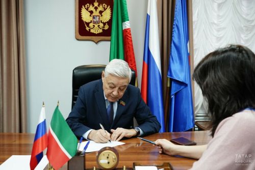 В РТ продолжают сбор подписей в поддержку Путина