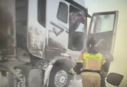 Спасатели МЧС России помогают водителям на заснеженных трассах в РТ