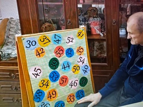 В Чистопольском доме-интернате регулярно проводятся индивидуальные занятия на восстановление, сохранение и поддержания когнитивных функций