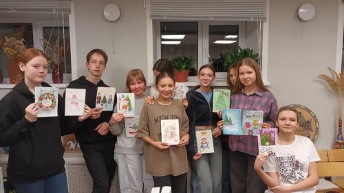 Ученики художественной школы создали новогодние открытки для участников СВО