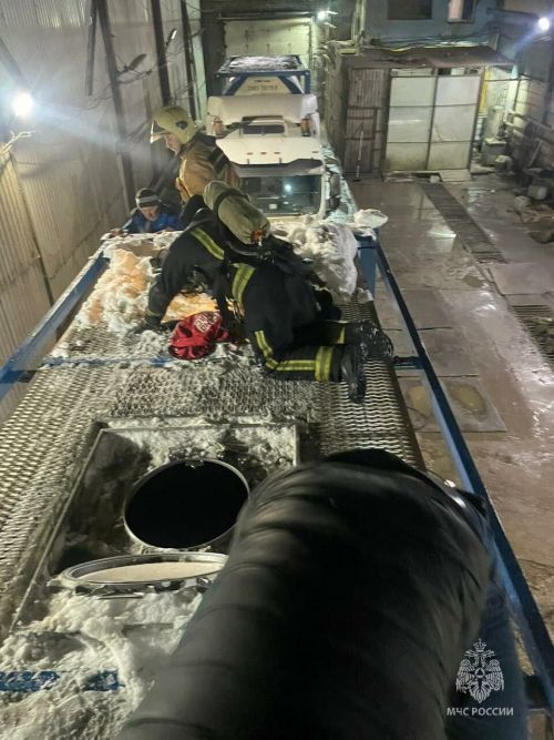 На казанской автомойке двое мужчин отравились гексеном