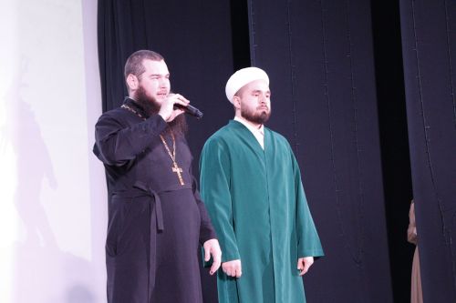 В Молодежном центре прошел концерт