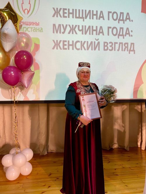 «Женщина — культура и духовность»: Альмира Шарифуллина успешно выступила в республиканском конкурсе